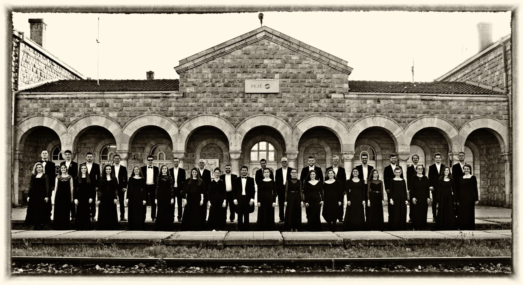 Siparantum Choir performing in concert